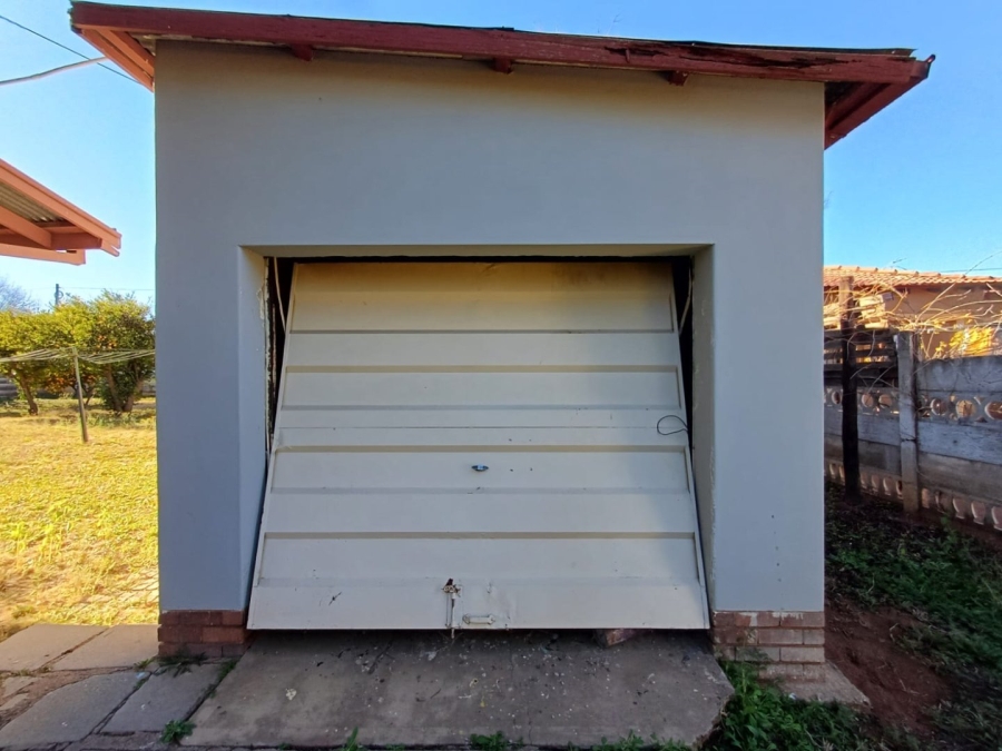3 Bedroom Property for Sale in Roosheuwel North West